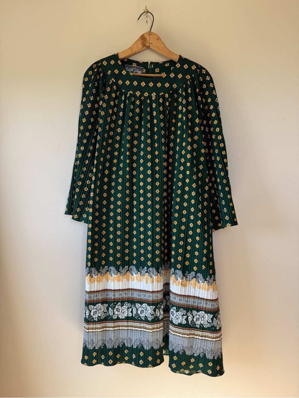 Vintage Edith Flagg Emerald Green Dress with Flouted Sleeves in Mini Pleats L
